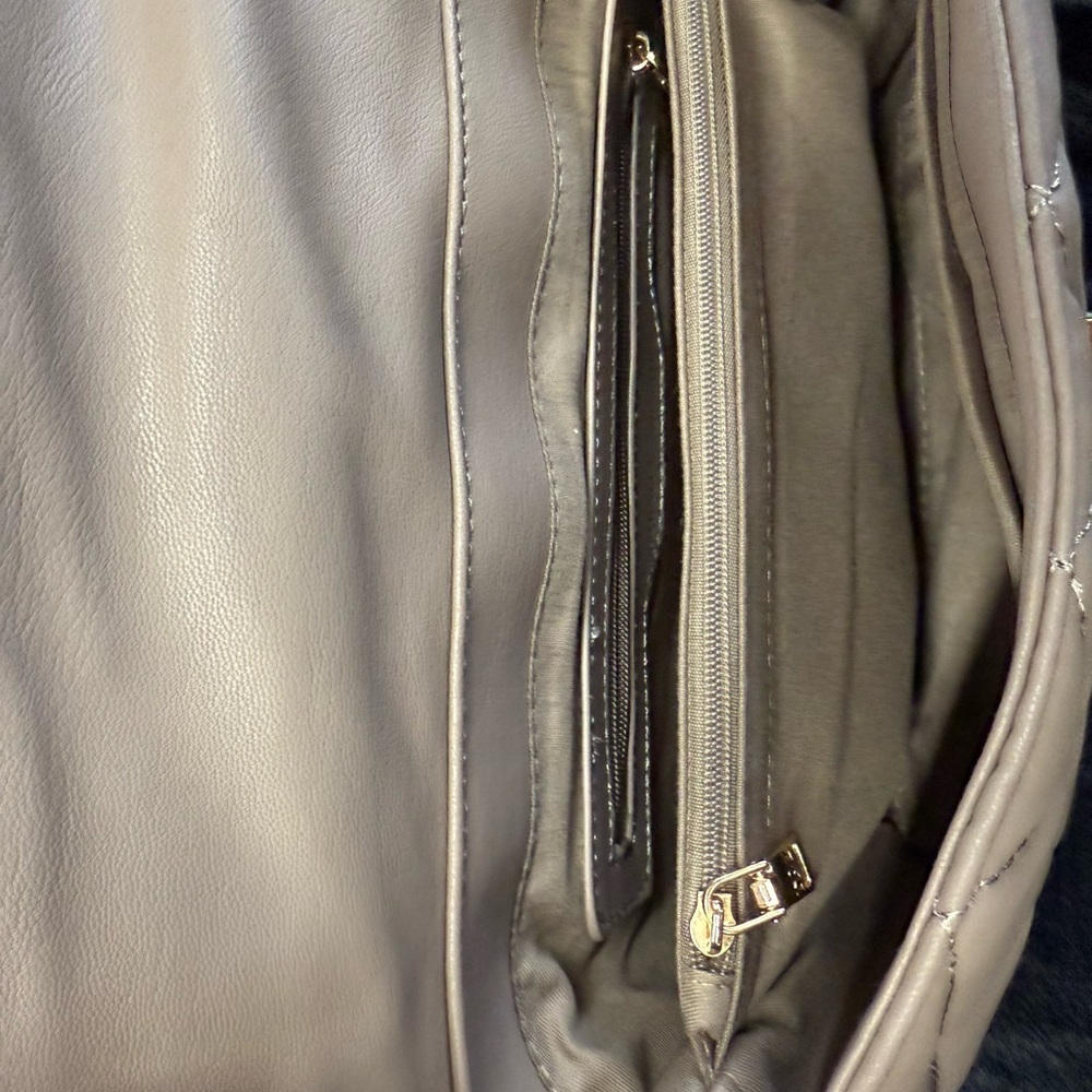 Badgley Mischka Quilted tan shoulder/CrossbodyBag - Picture 6 of 13